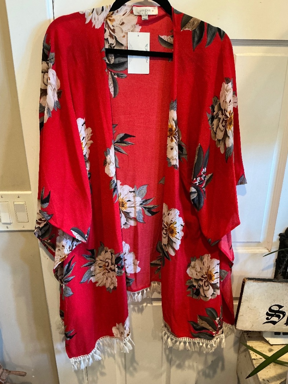 Umgee kimono in bold red and flowers! Wow! Brand new with tags!  Plus size 1X/2X